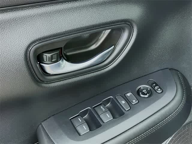 2025 Honda HR-V LX photo 17