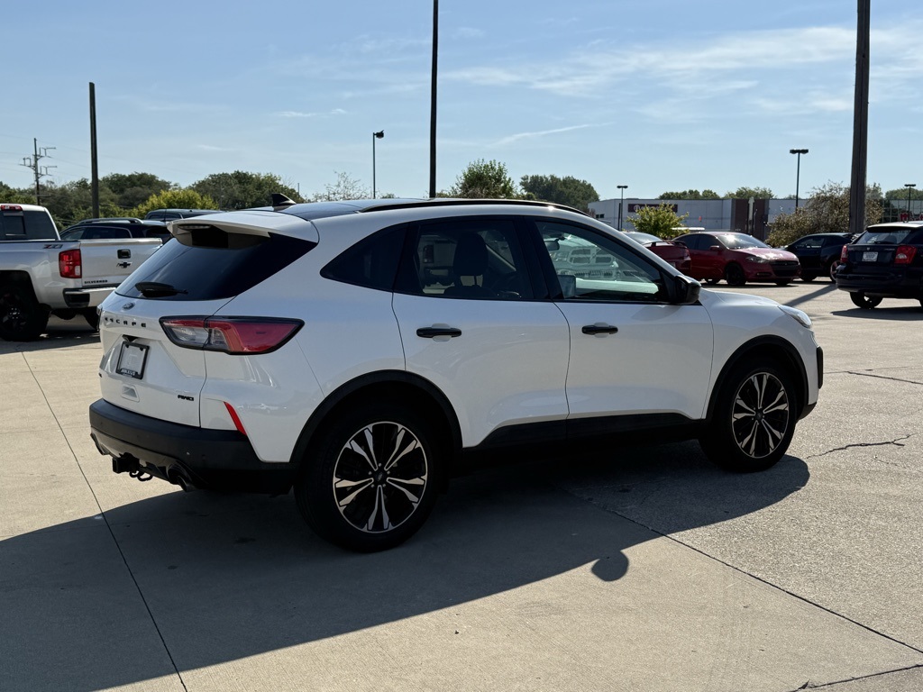 2022 Ford Escape SEL photo 4