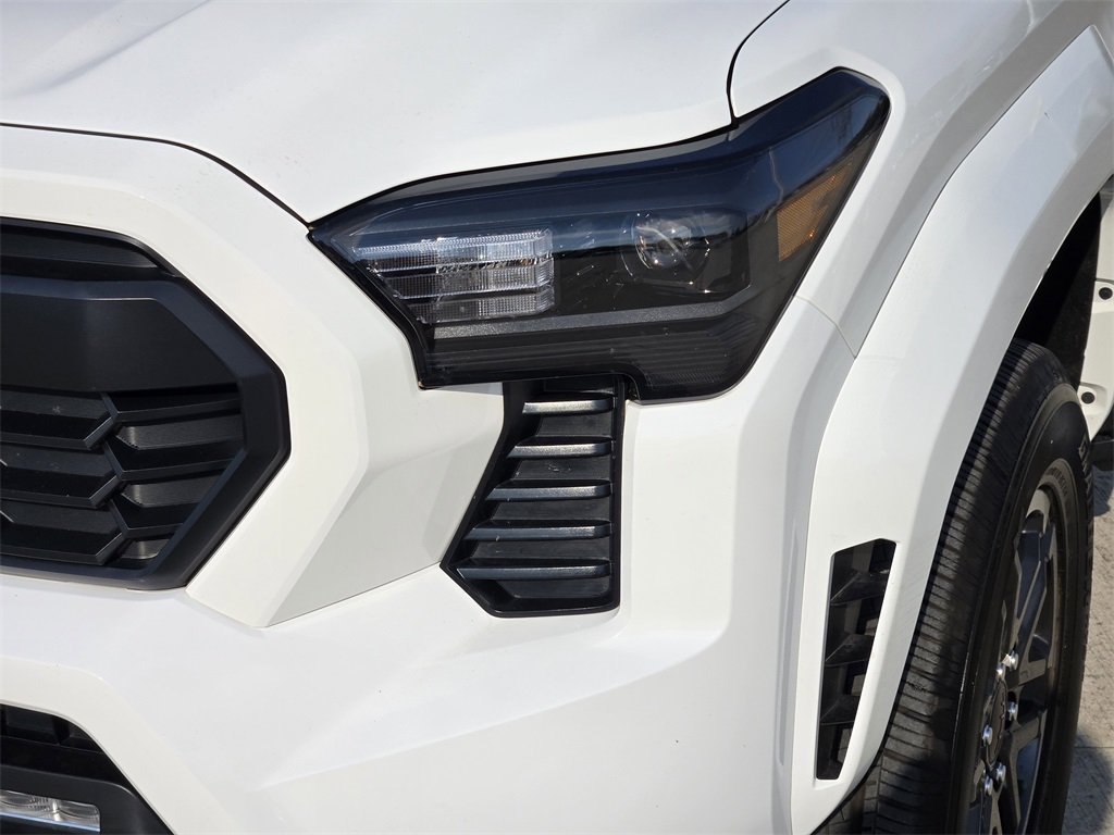 2025 Toyota Tacoma TRD Sport photo 10