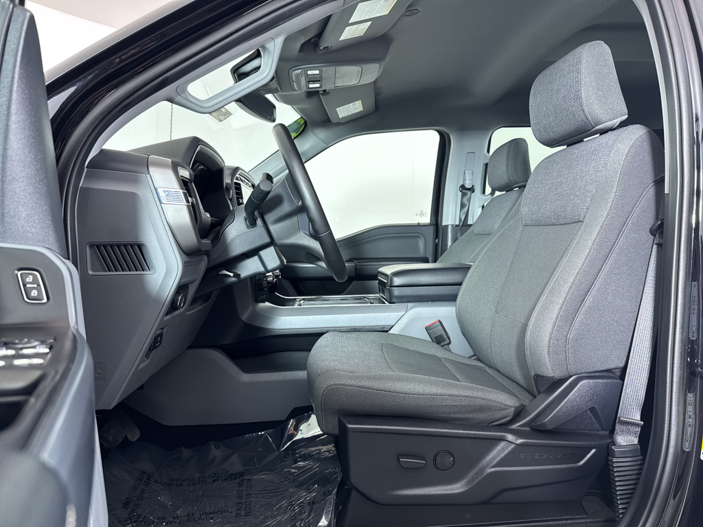 2024 Ford F-150 XLT photo 3