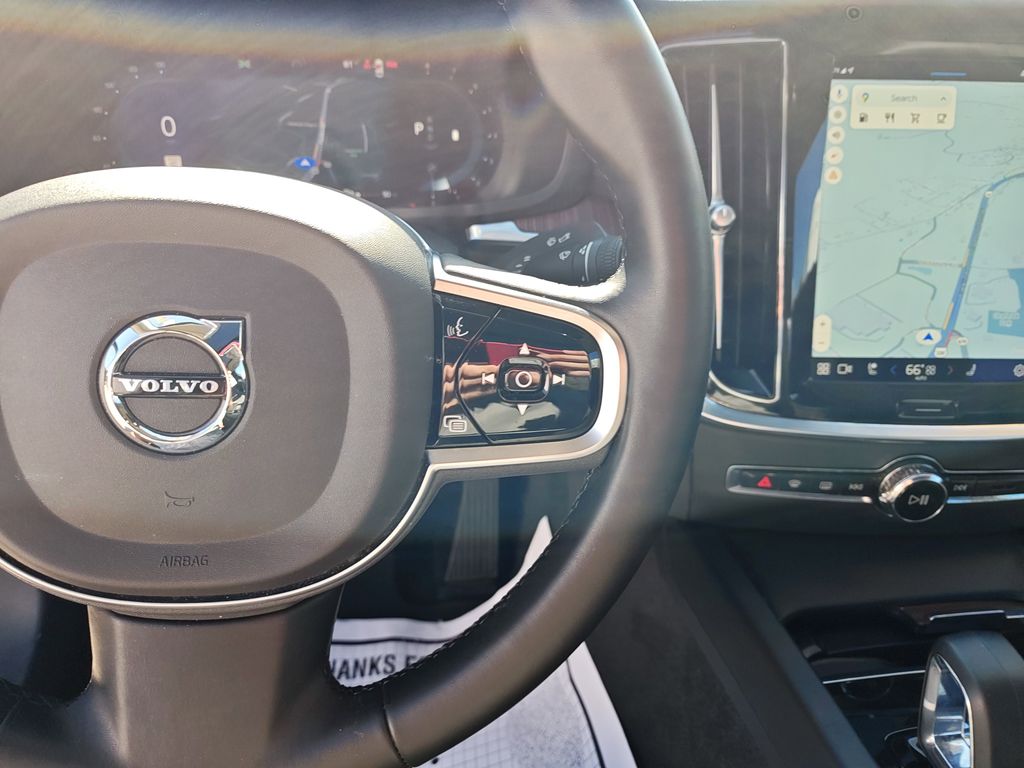 2024 Volvo S60 B5 Plus photo 17