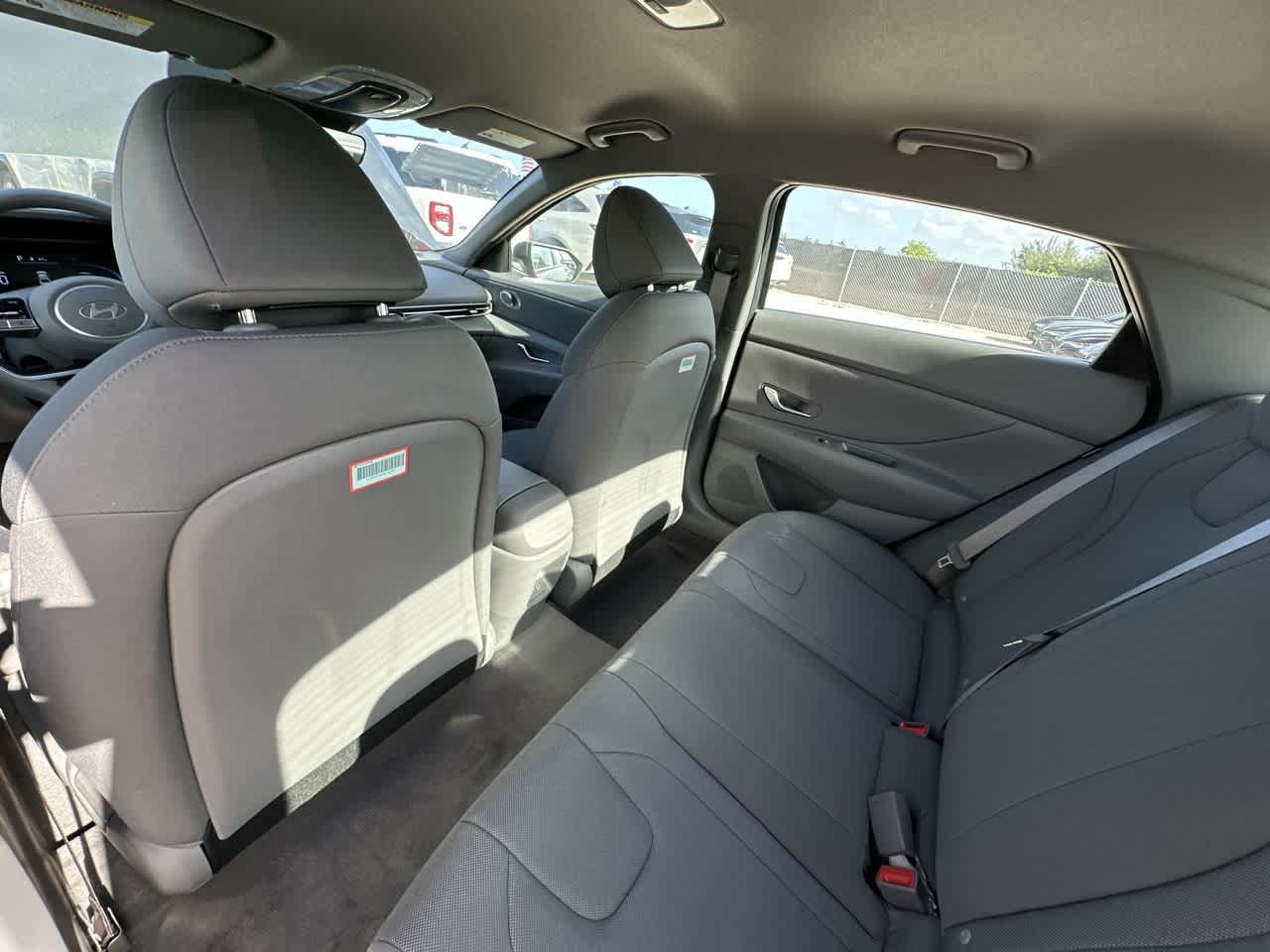 2025 Hyundai Elantra SE photo 20
