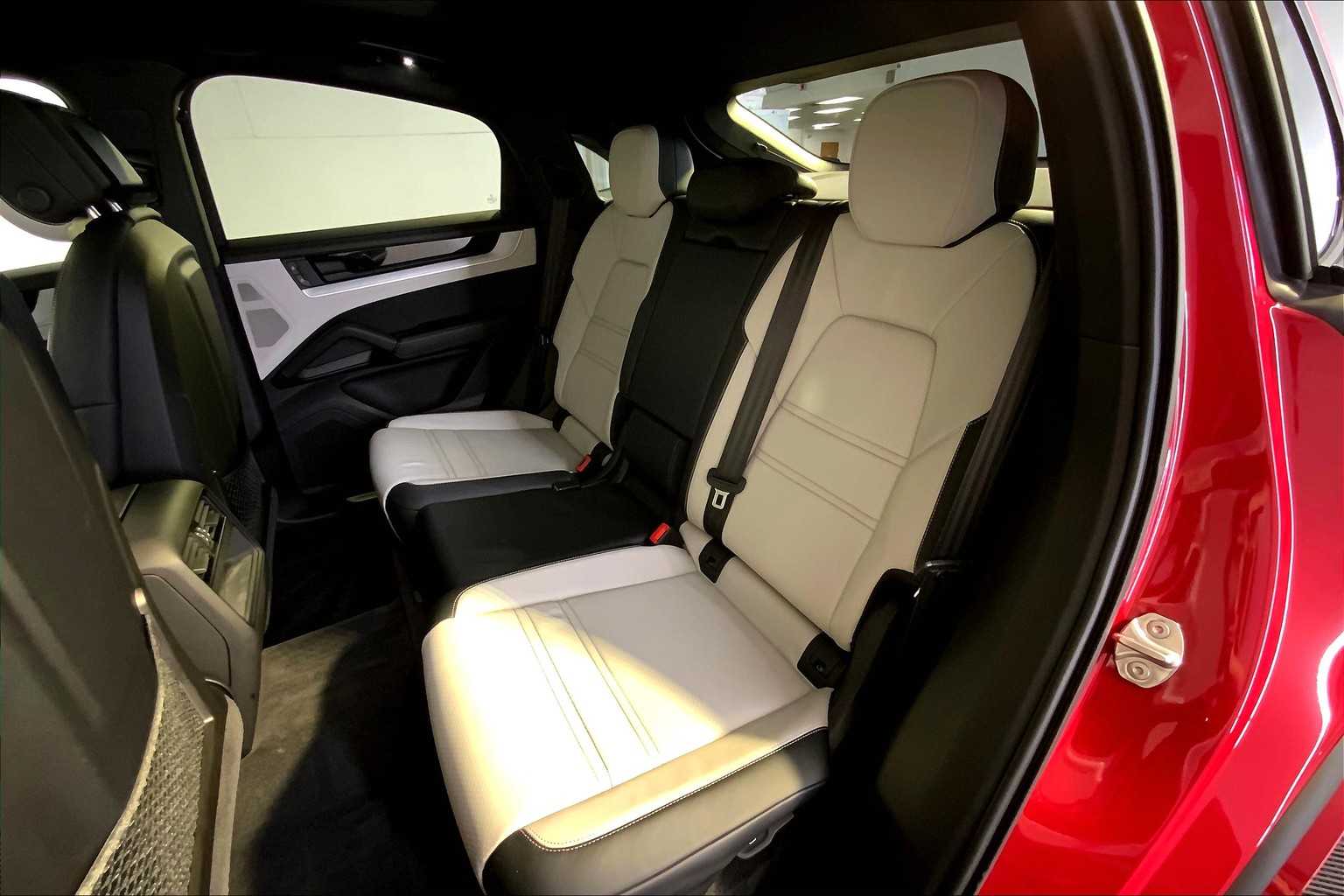 2024 Porsche Cayenne S Coupe photo 20