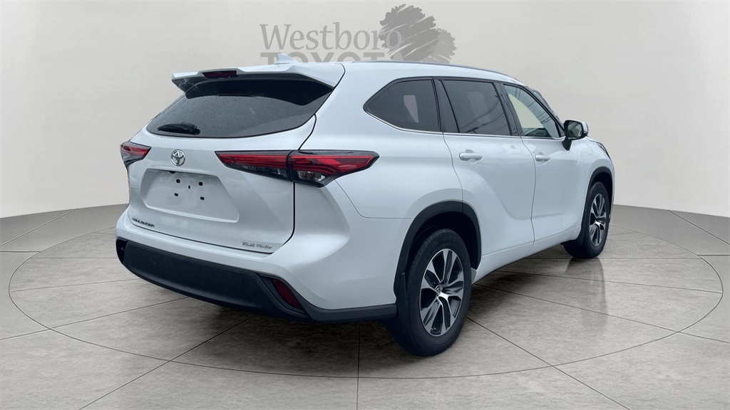 2022 Toyota Highlander XLE photo 7