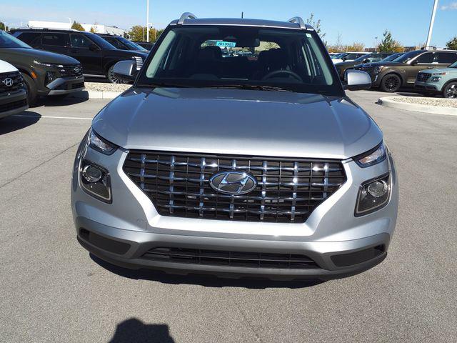 2026 Hyundai Venue SEL photo 2