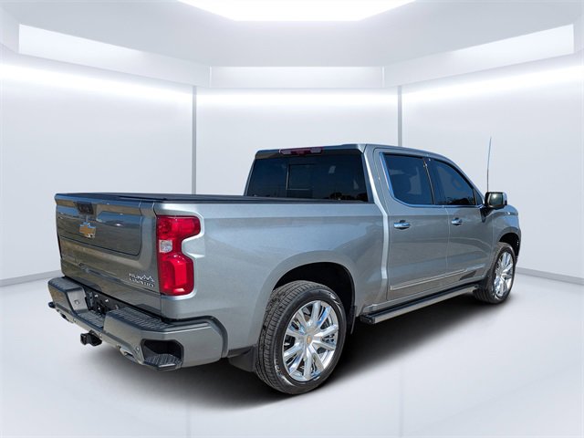 2024 Chevrolet Silverado 1500 High Country photo 3