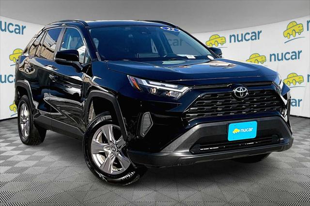 2022 Toyota RAV4 XLE's photo
