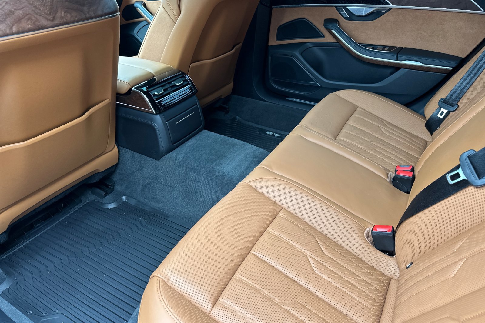 2024 Audi A8 L 55 TFSI Quattro photo 22