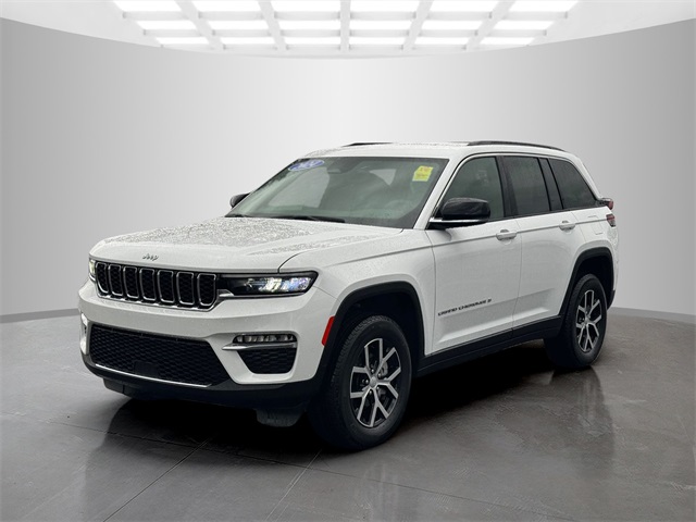 2024 Jeep Grand Cherokee Limited photo 3