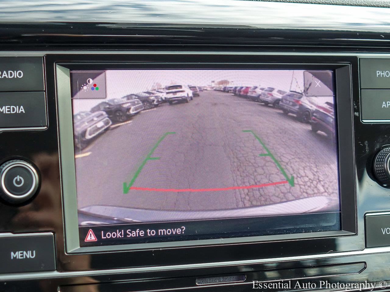 2023 VOLKSWAGEN TAOS - Image 13