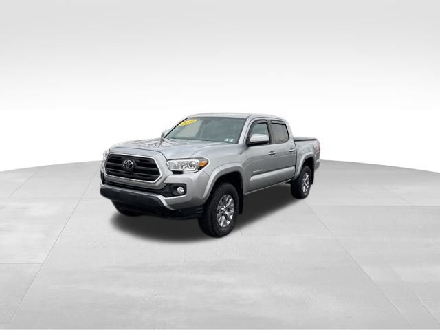2019 Toyota Tacoma SR5's photo