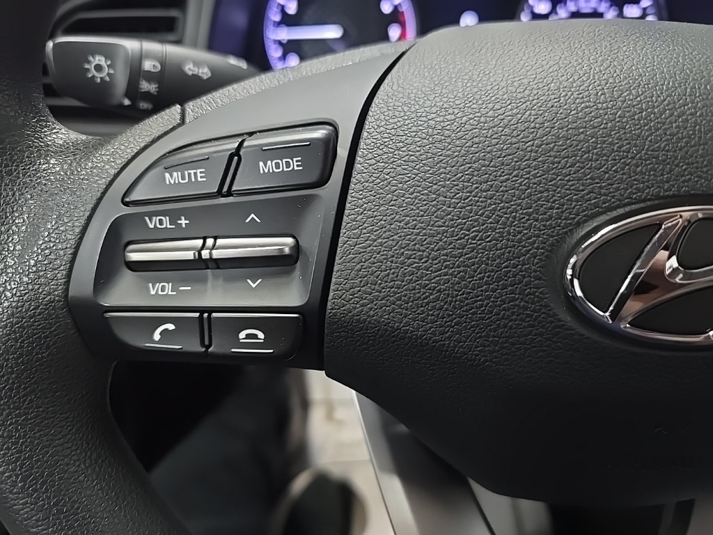2020 Hyundai Elantra SE photo 18
