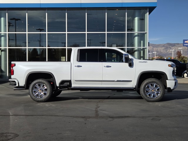 2026 Chevrolet Silverado 3500HD High Country photo 4