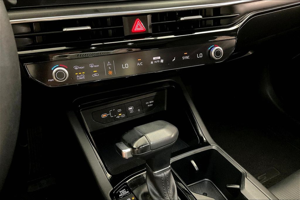 2025 Kia K5 GT-Line photo 28