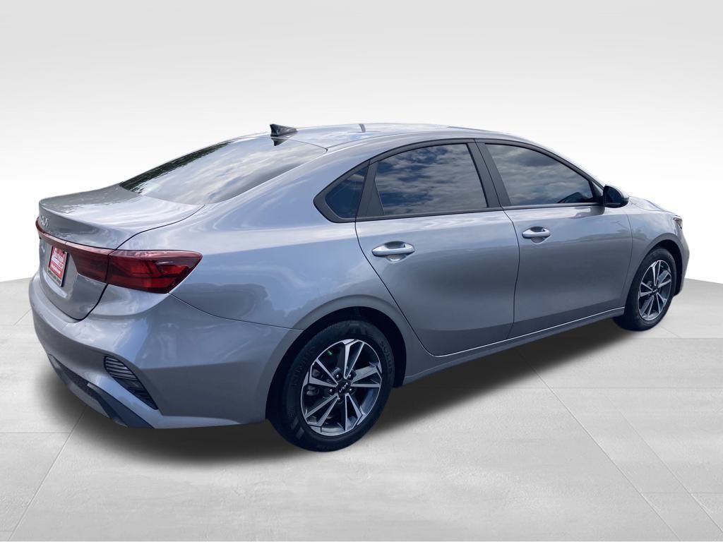 2023 Kia Forte LXS photo 5