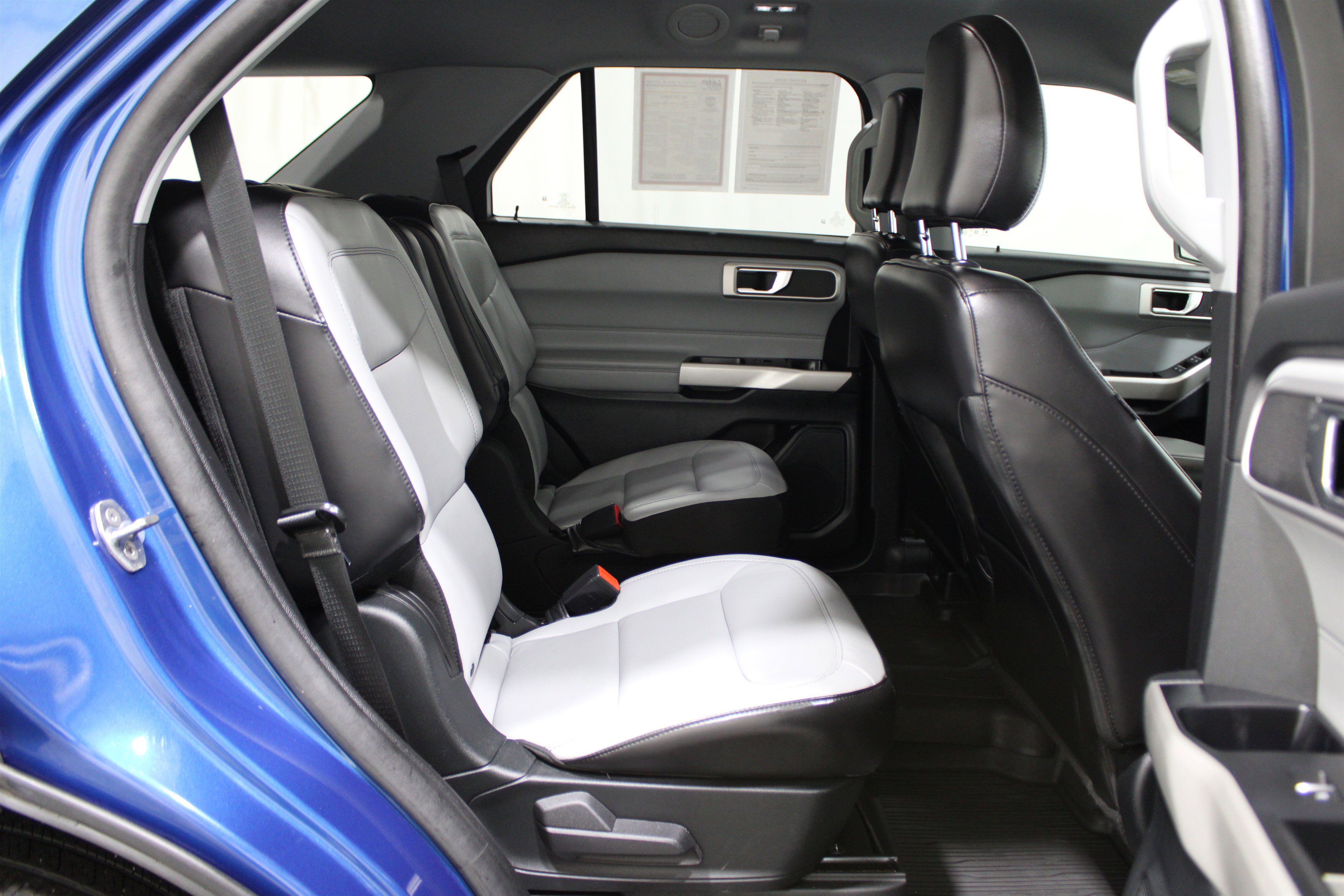 2021 Ford Explorer XLT photo 24