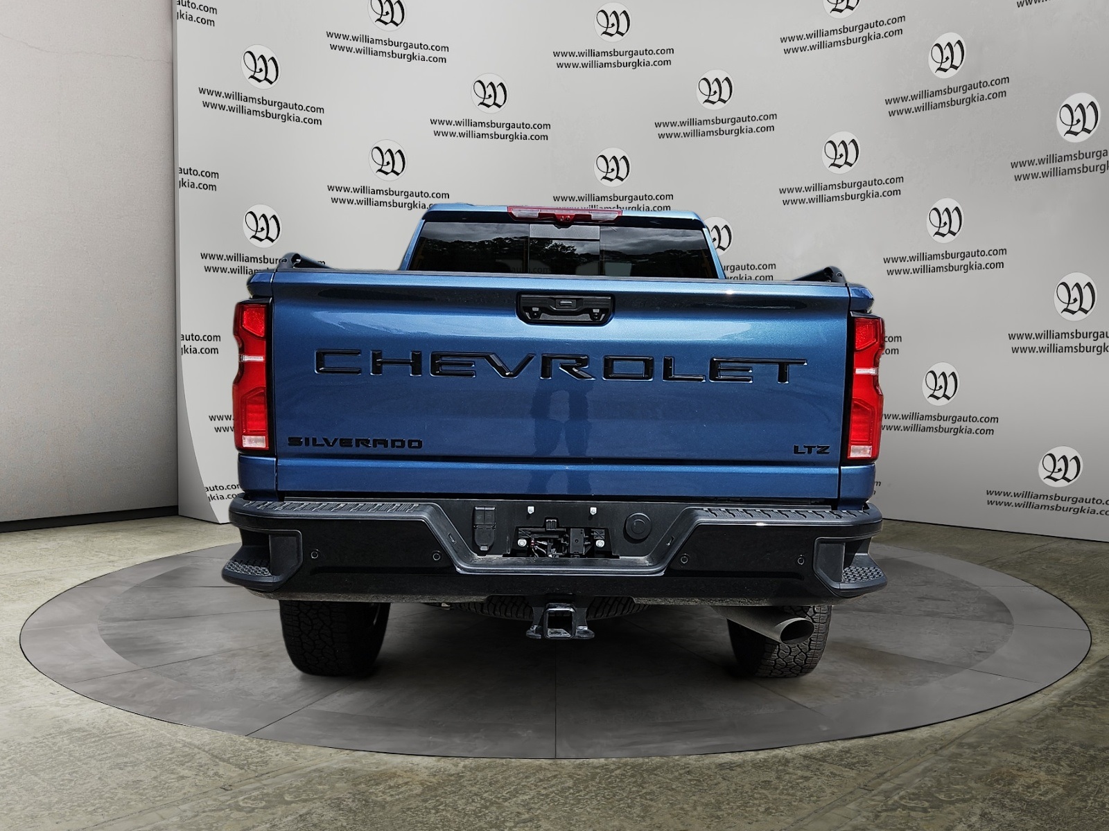 2025 Chevrolet Silverado 2500HD LTZ photo 3