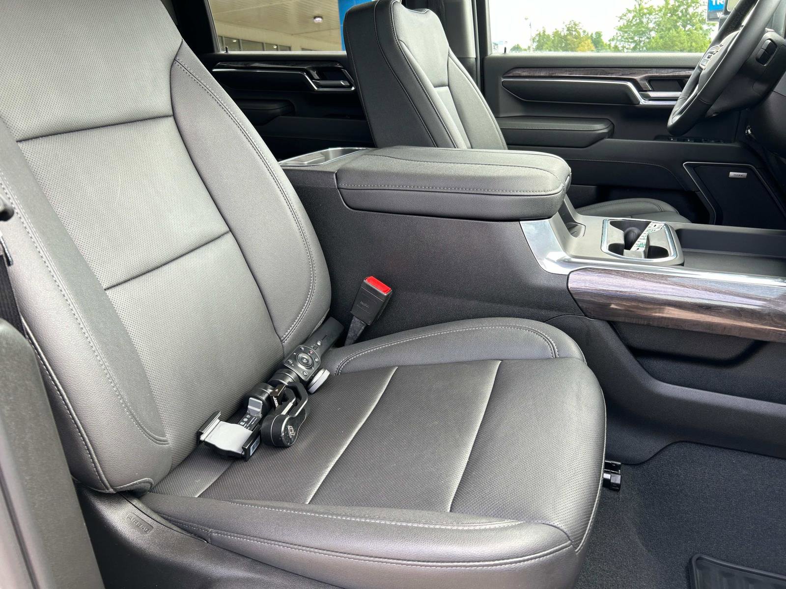2024 Chevrolet Silverado 3500HD LTZ photo 22