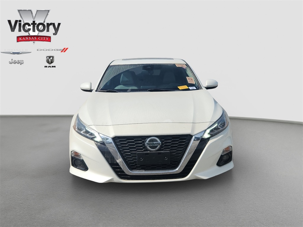 Used 2019 Nissan Altima SV with VIN 1N4BL4DV1KC114318 for sale in Kansas City, KS