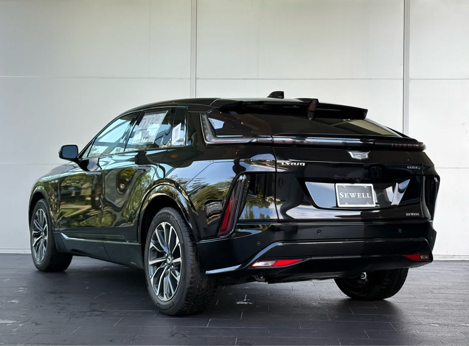 2025 Cadillac Lyriq Sport photo 4