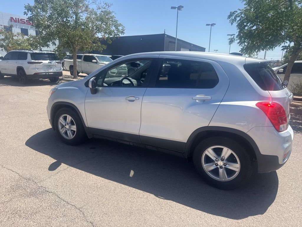 2019 Chevrolet Trax LS photo 4