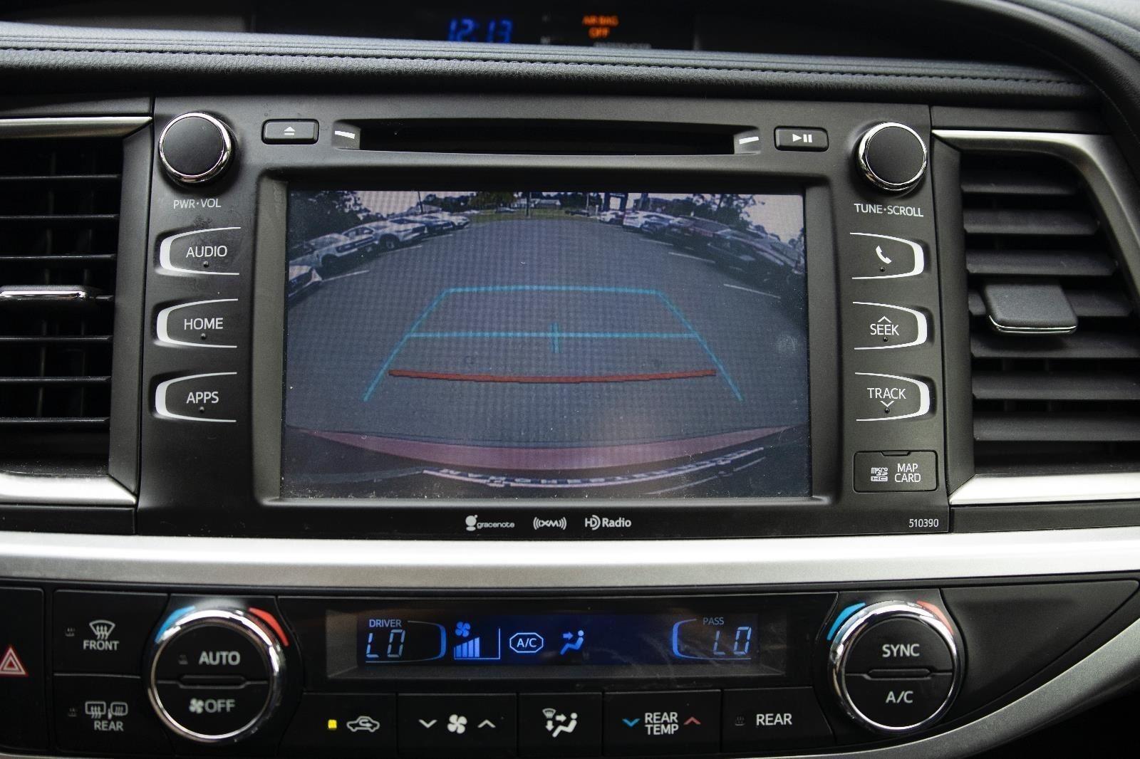 2018 Toyota Highlander SE photo 13