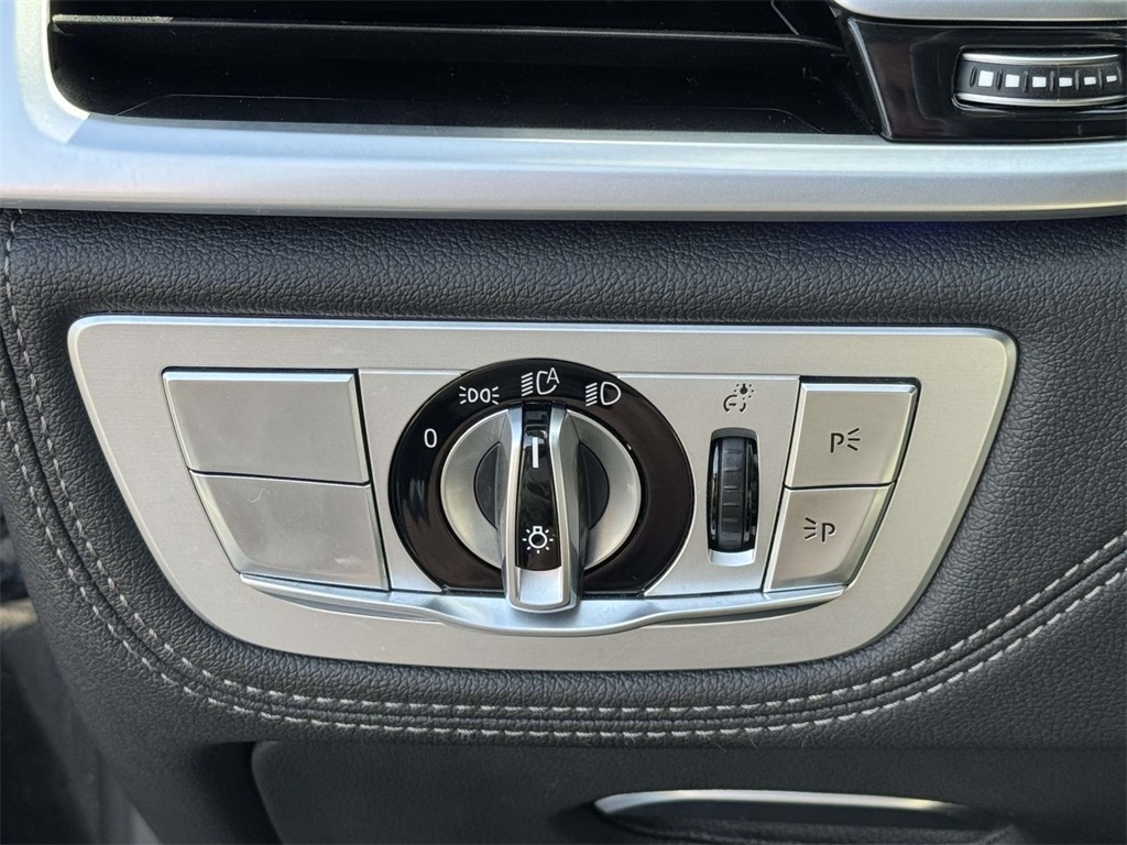 2020 Bmw 750i xDrive Sedan photo 28
