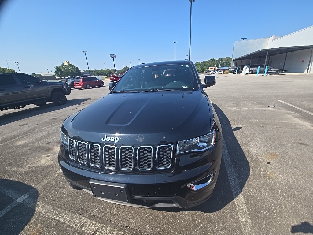 2020 Jeep Grand Cherokee Laredo E photo 2