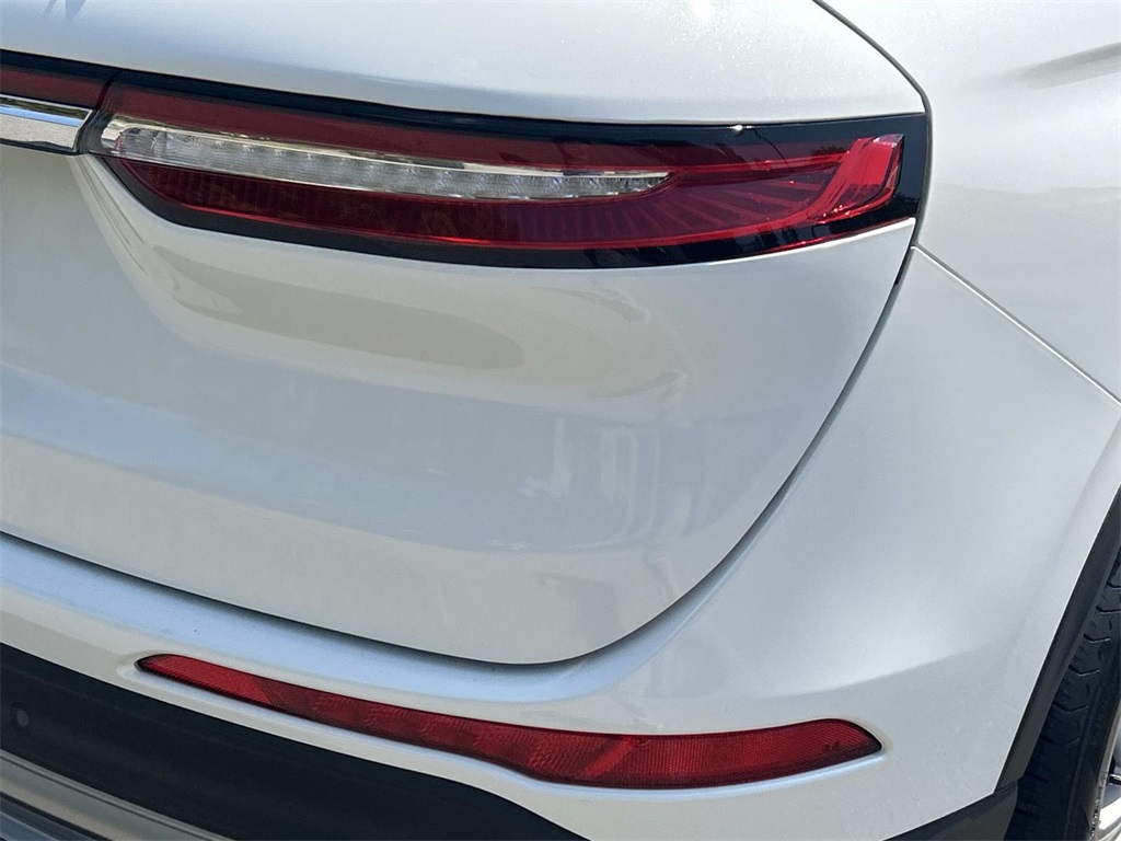 2022 Lincoln Corsair Standard photo 12