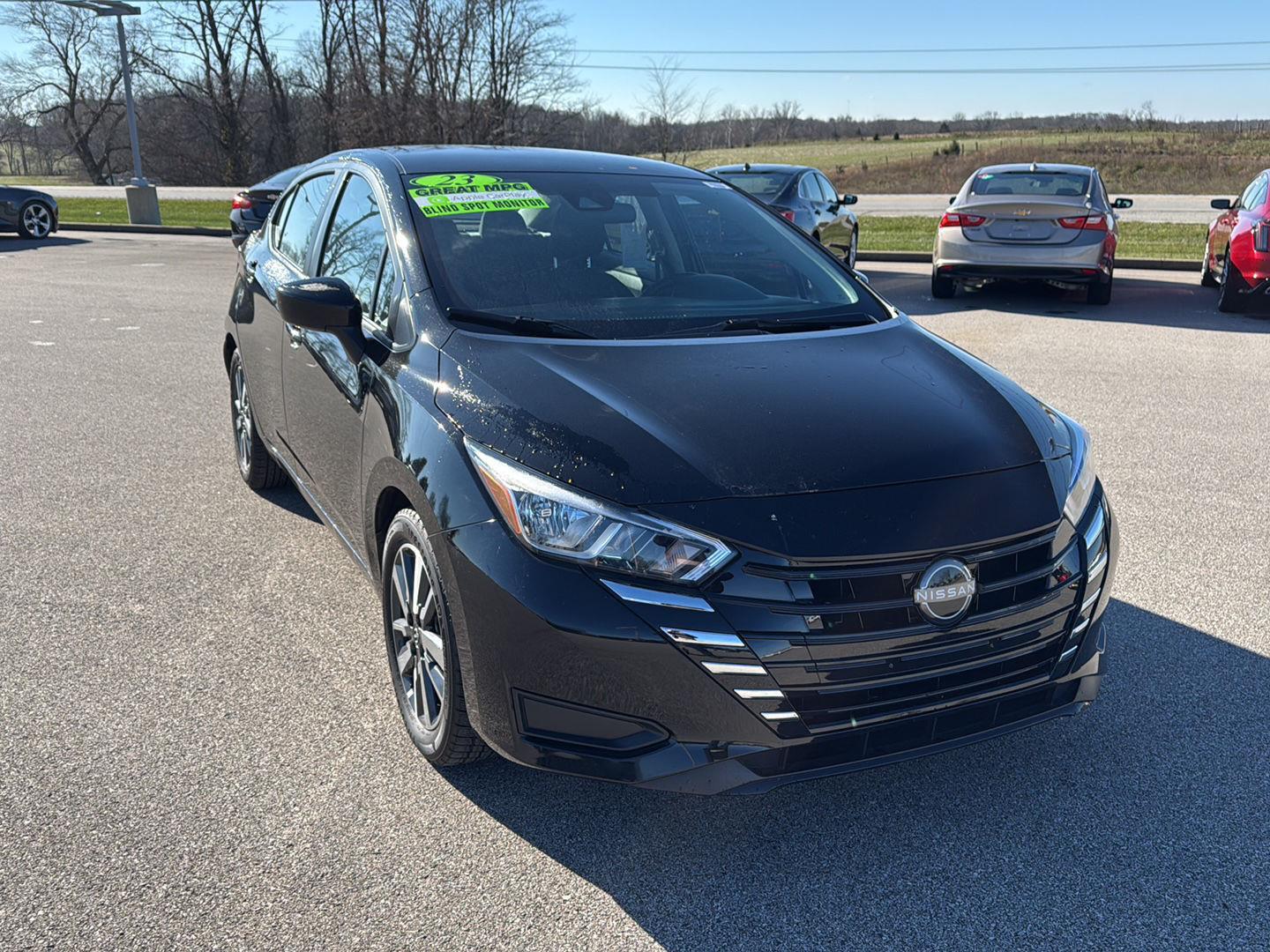 2023 Nissan Versa SV photo 2