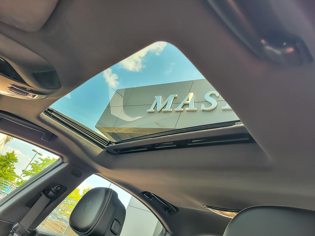 2023 Maserati Ghibli Modena Q4 photo 9