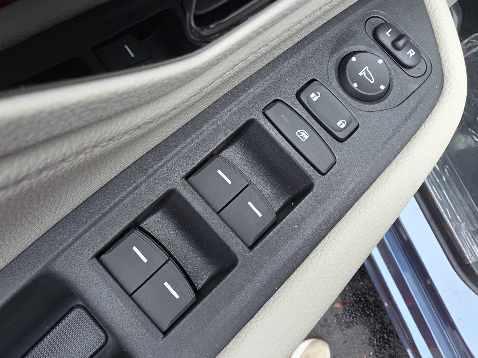 2026 Honda Odyssey Touring photo 4