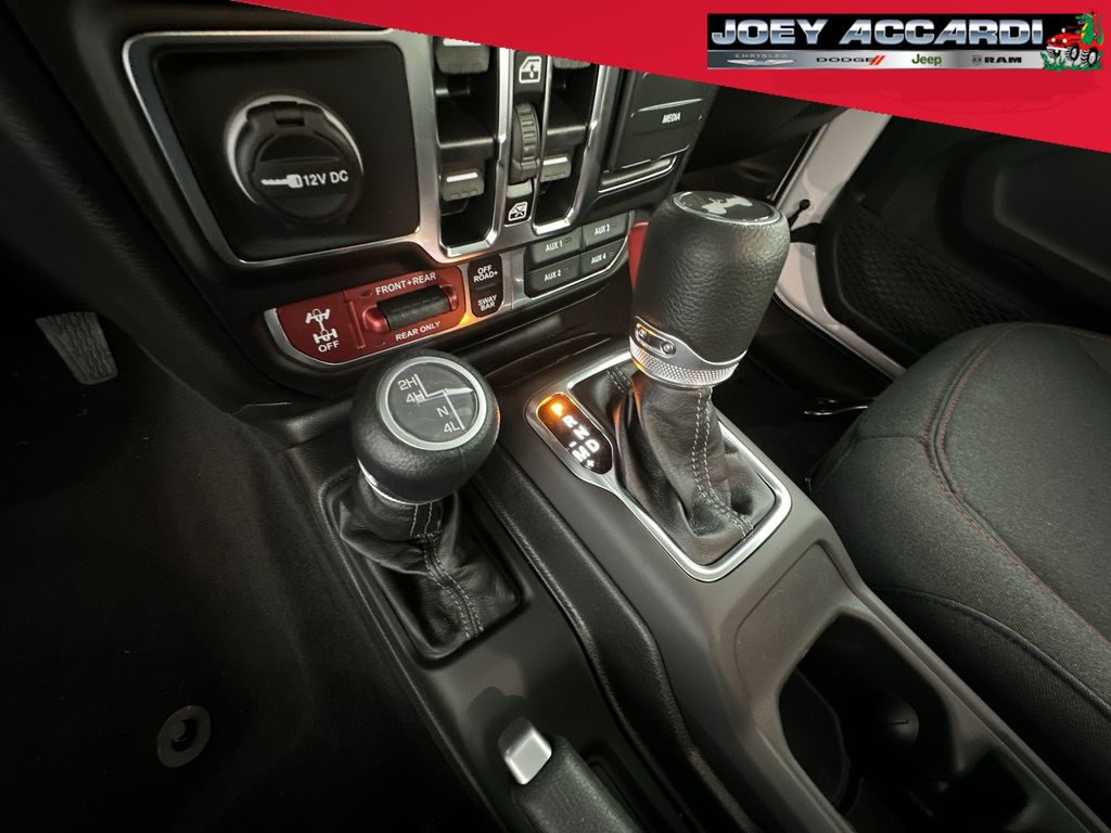 2025 Jeep Wrangler Rubicon photo 20