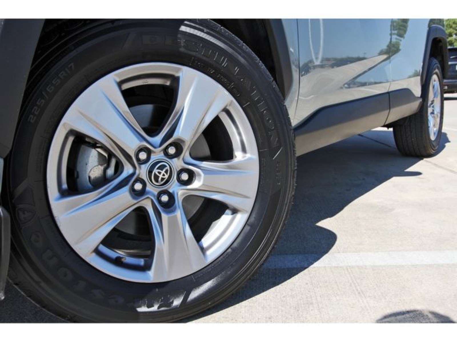 2022 Toyota RAV4 XLE Green at TX Auto Group