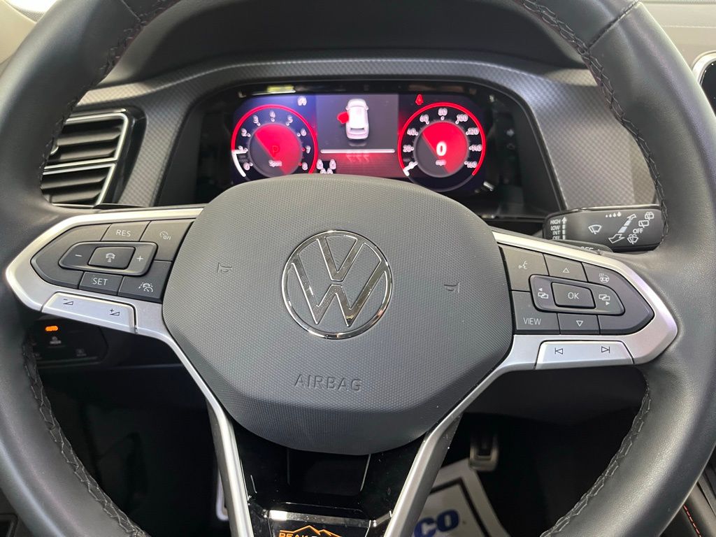 2025 Volkswagen Atlas Peak Edition SE photo 18