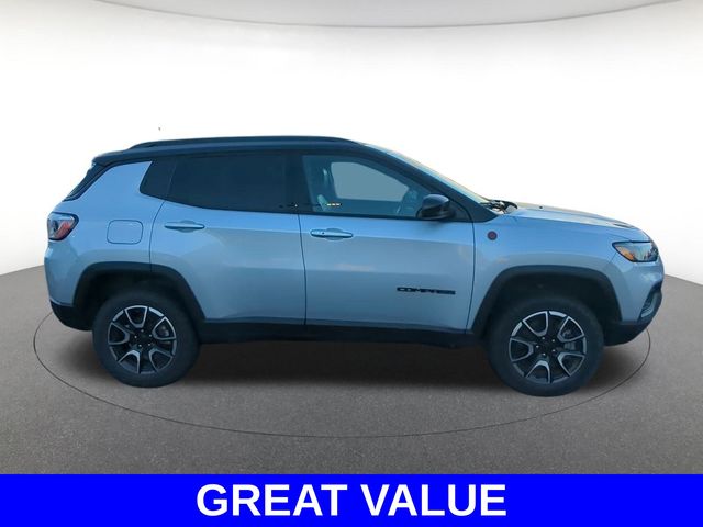2024 Jeep Compass Trailhawk photo 3