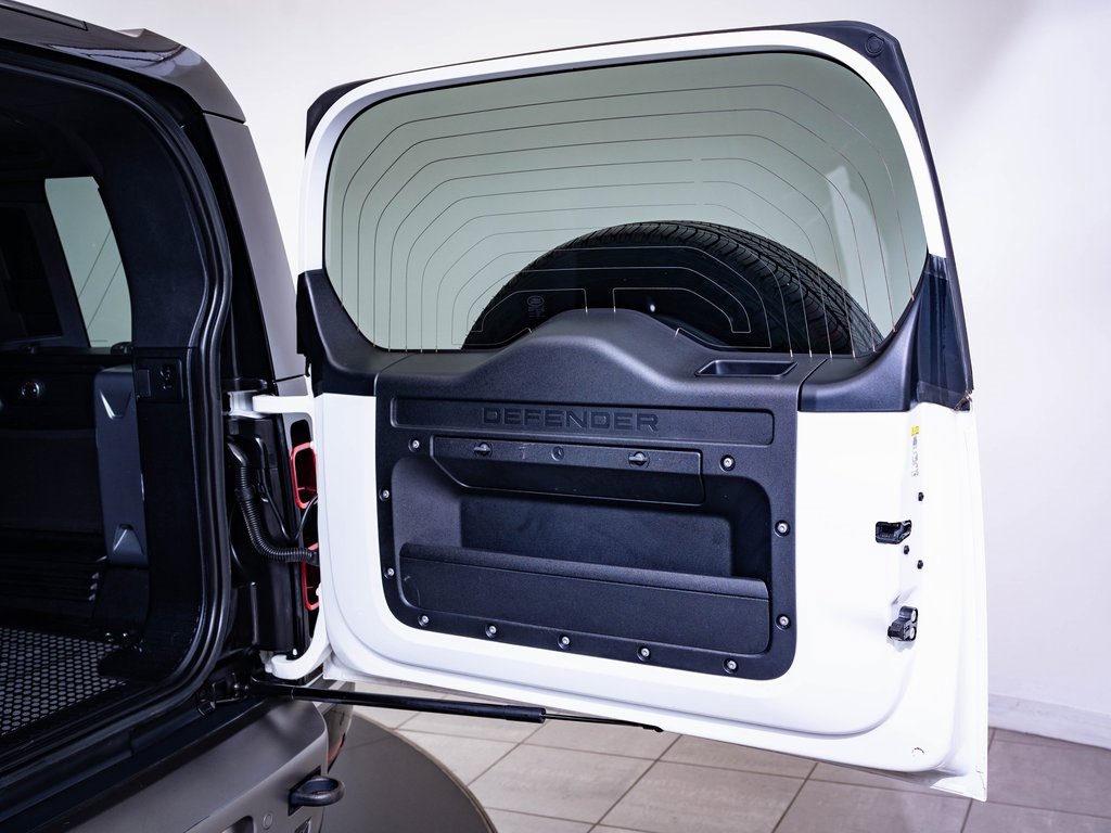 2021 Land Rover Defender 110 X-Dynamic HSE photo 37