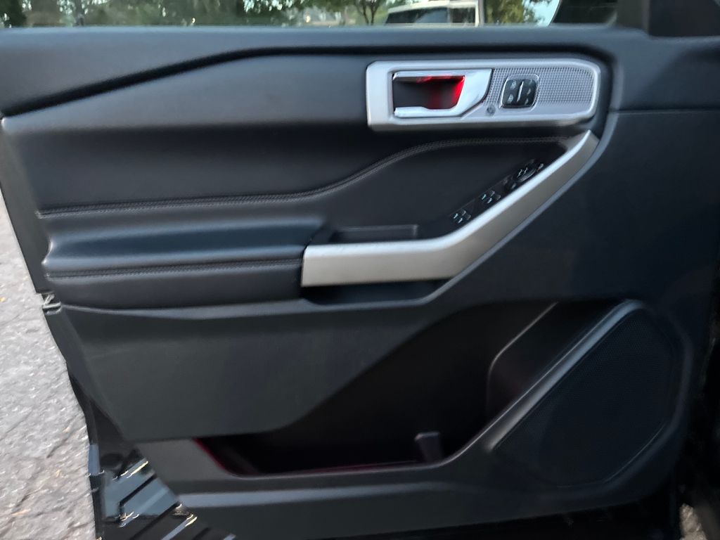 2023 Ford Explorer Limited photo 10