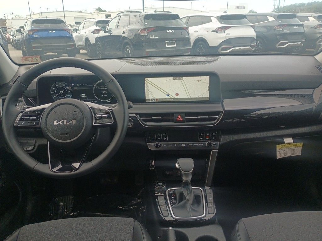 2024 Kia Seltos X-Line photo 9
