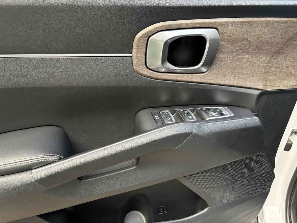 2023 Kia Sorento X-Line EX photo 11