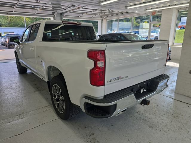 2022 Chevrolet Silverado 1500 LT photo 2