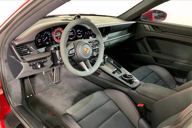 2024 Porsche 911 GTS photo 4