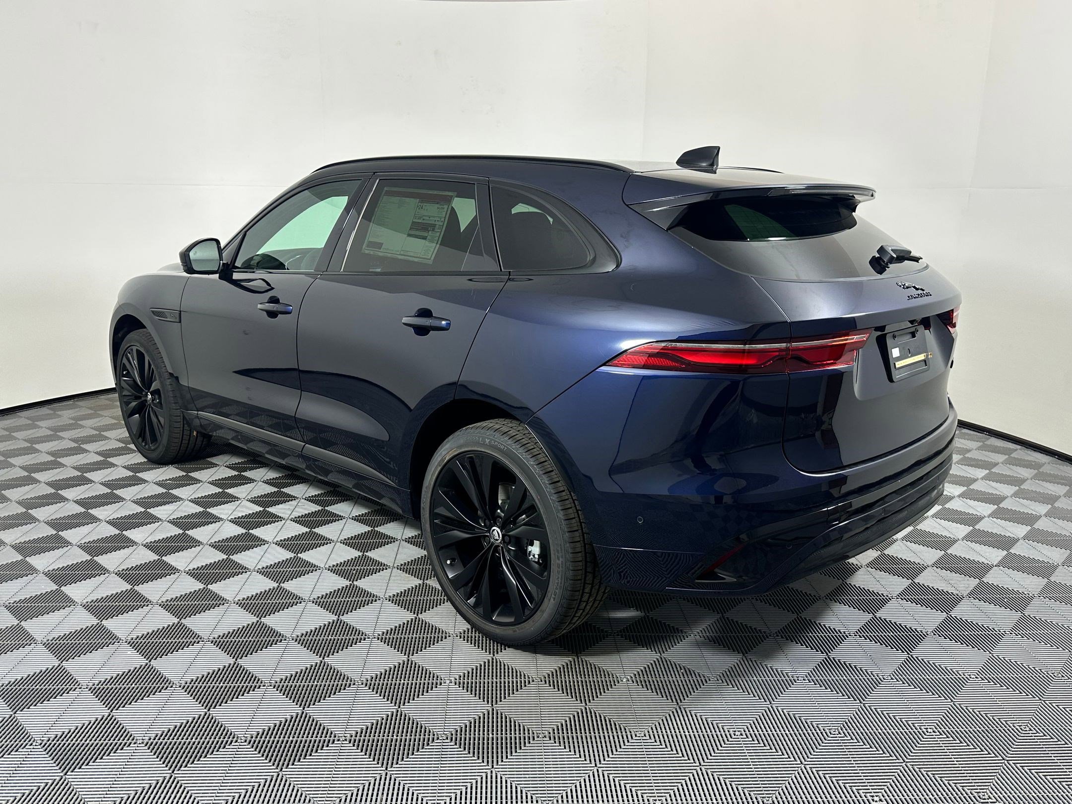 2026 Jaguar F-PACE P250 R-Dynamic S photo 3