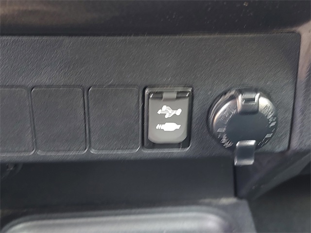 2018 Toyota RAV4 XLE photo 17