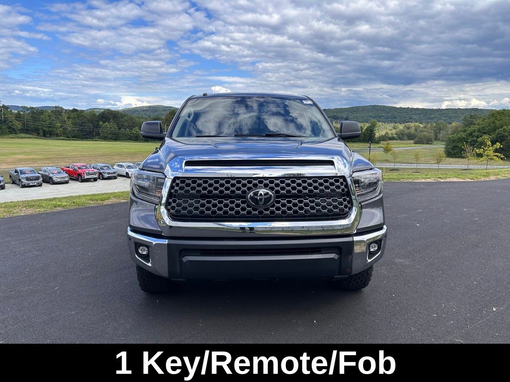 2018 Toyota Tundra SR5 photo 2