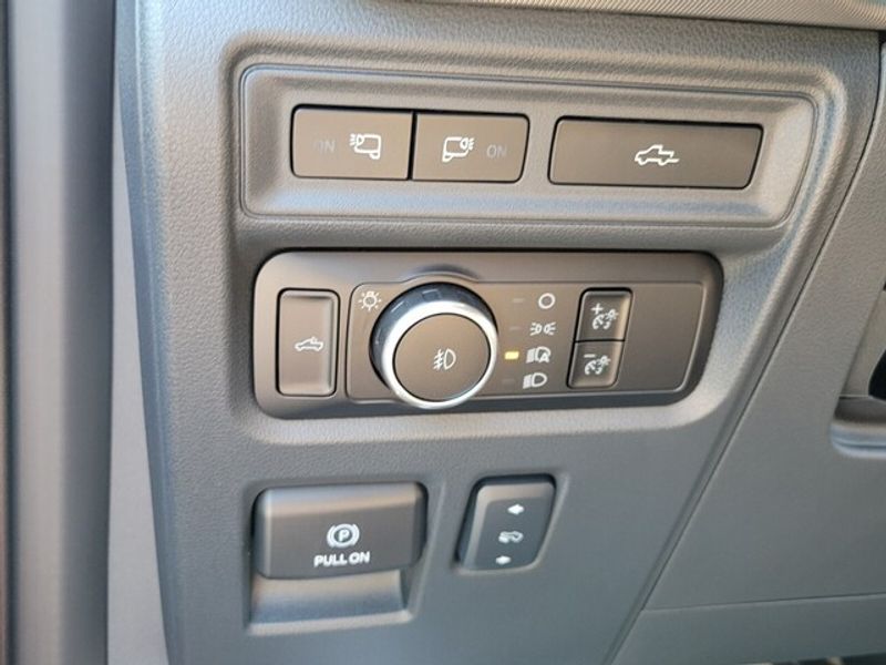 2024 Ford F-150 Lariat photo 27