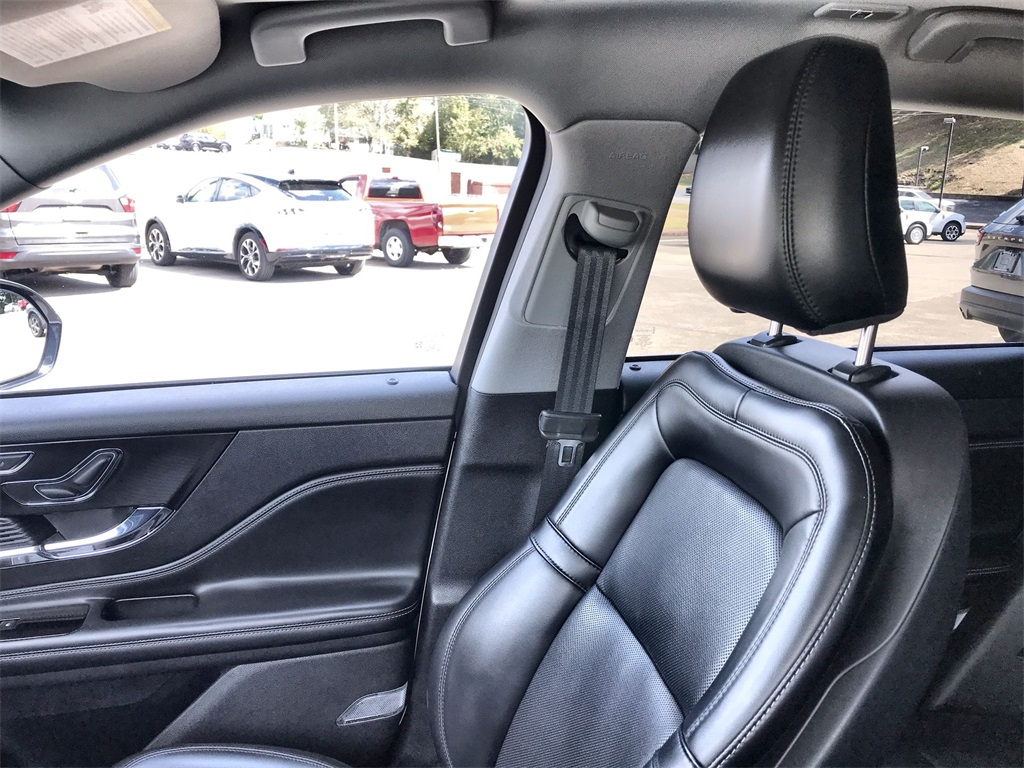 2021 Lincoln Corsair Standard photo 24