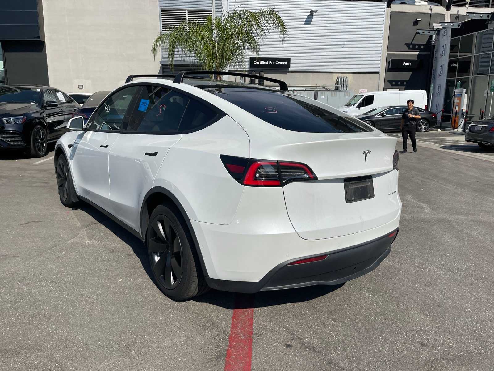 Used 2020 Tesla Model Y Long Range with VIN 5YJYGDEE8LF043064 for sale in Los Angeles, CA