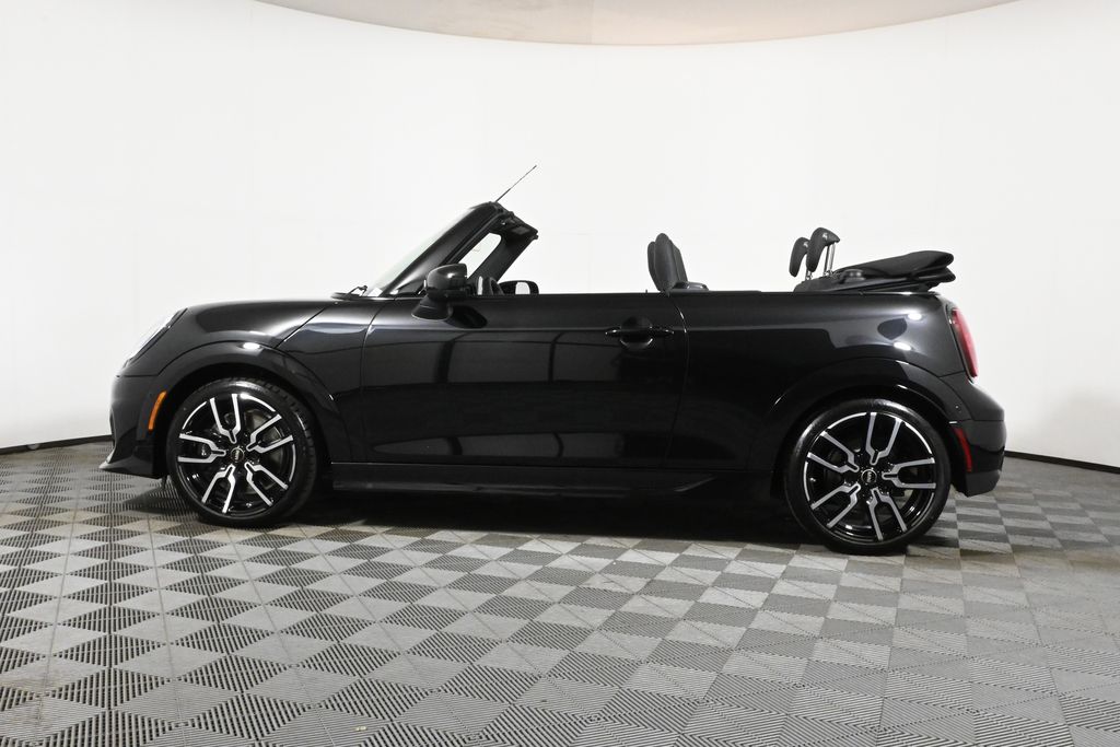 2026 Mini Cooper Convertible Iconic photo 12