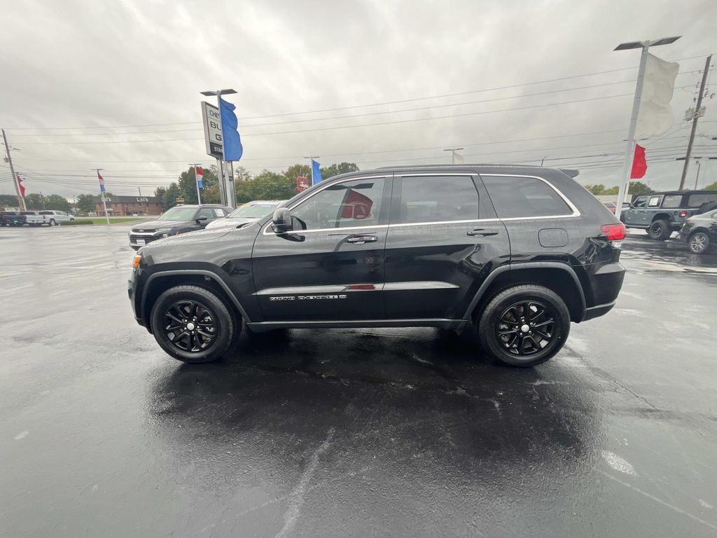2022 Jeep Cherokee Laredo photo 3